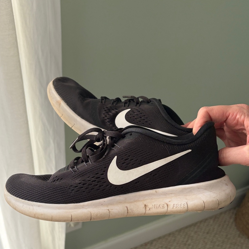 Nike Black and White Running Shoes